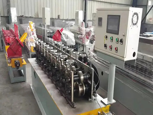 山东轻钢龙骨机