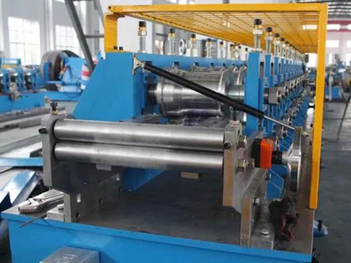 山东法式卷帘门成型机